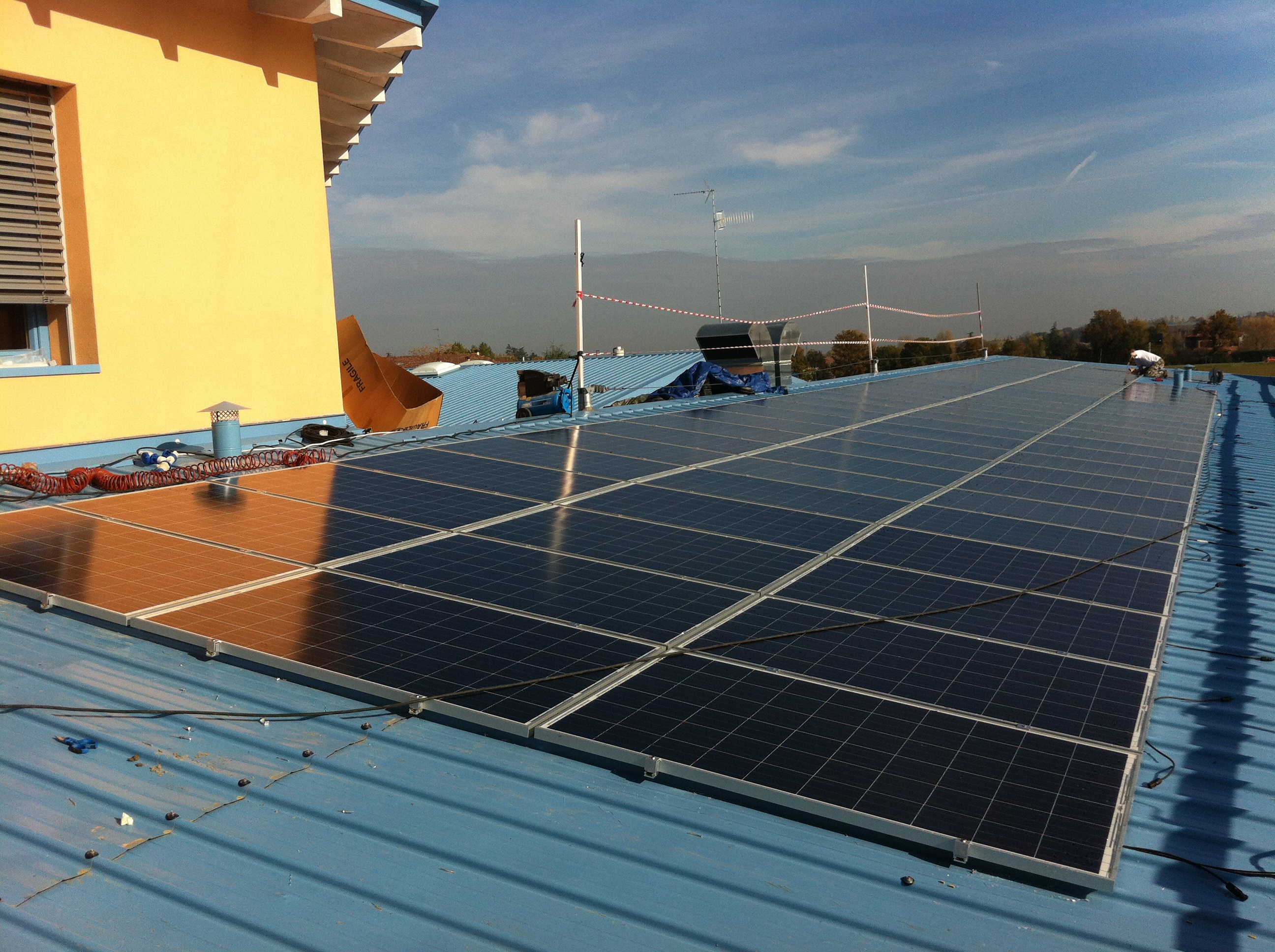 Impianto fotovoltaico scuole elementari Montecavolo a Quattro Castella ( Reggio Emilia )